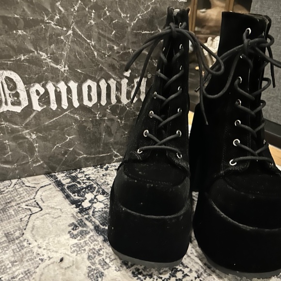 Demonia “Camel” Platform Boots (Fits like a 8! Never Worn & In Box!) - Picture 2 of 7